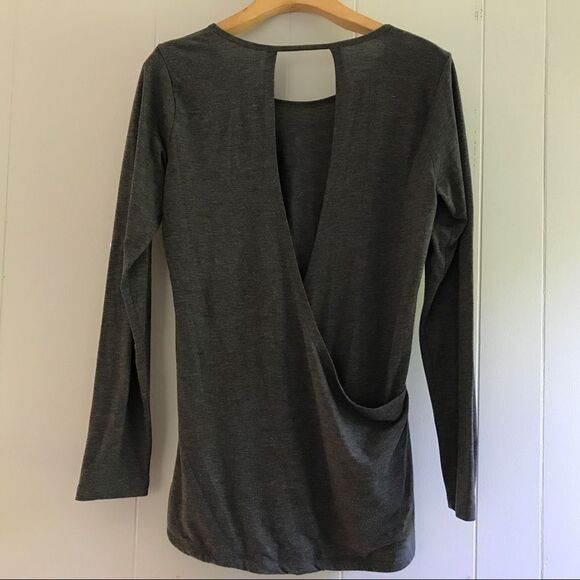 Reebok Open Back Long Sleeve Fitness Top (M) - Picture 10 of 10